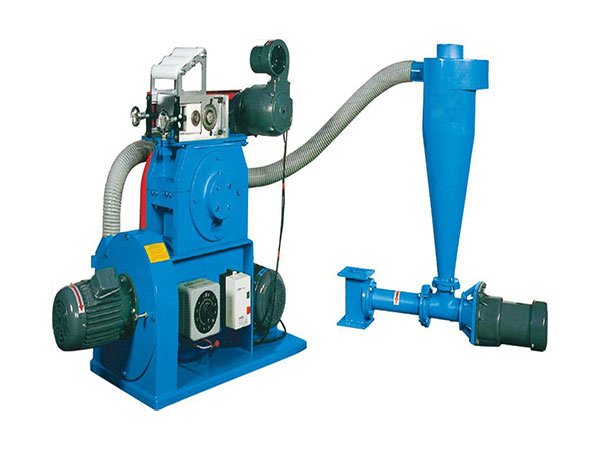 Máy cắt màng thải và máy nạp tự động để đùn màng thổi