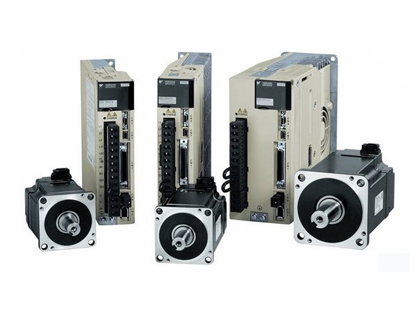 Động cơ Servo Yaskawa cho máy làm túi nhựa